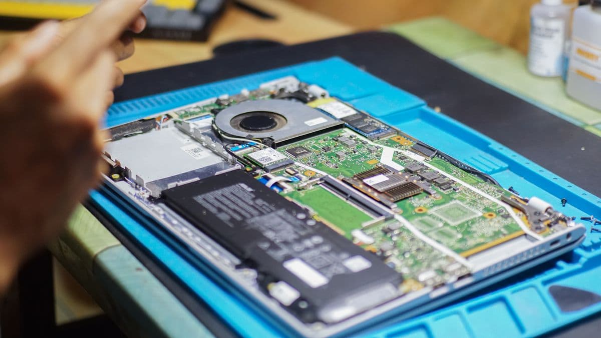 Laptop opened for internal component service