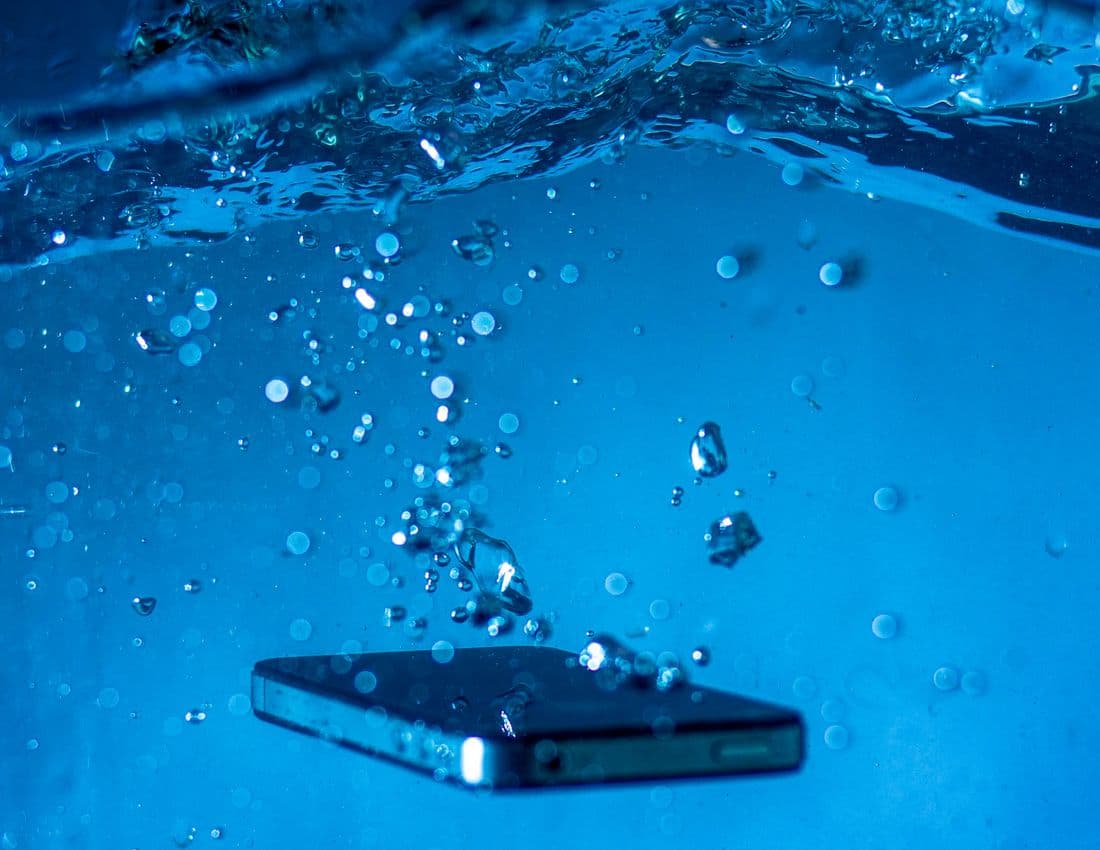 Water damage recovery for phones and devices in Dubai